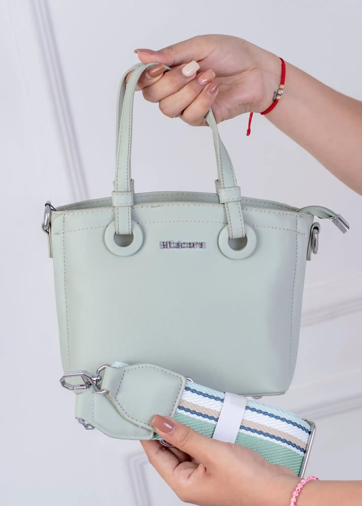 Bolso Mediano Bitácora con Manijas Circulares | B2210 - Turqueza
