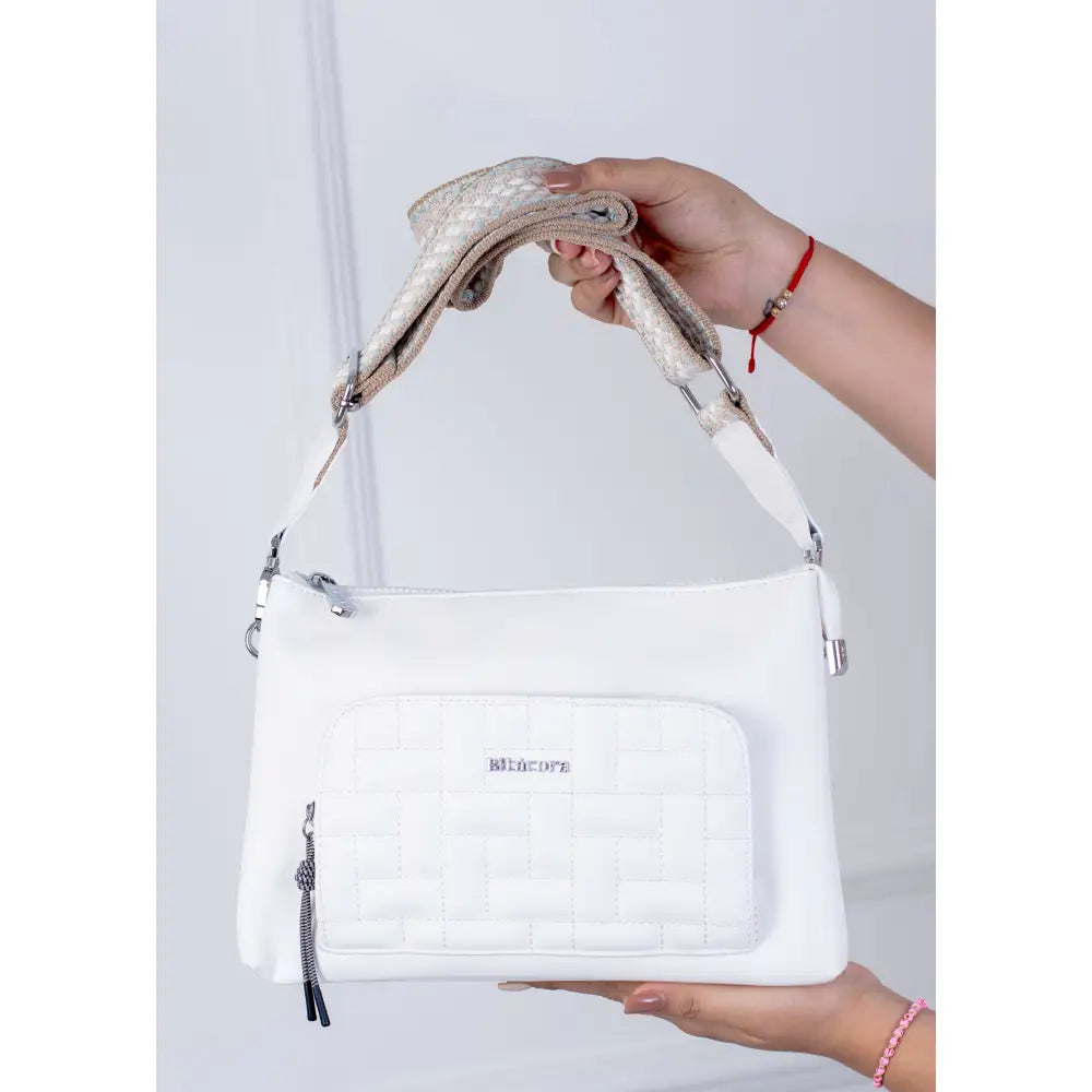 Bolso mediano Bitácora - Correa tejida y bolsillo acolchado frontal | B2223 - Blanco
