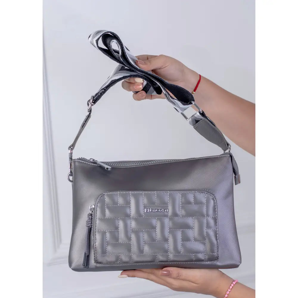 Bolso mediano Bitácora - Correa tejida y bolsillo acolchado frontal | B2223 - Plomo