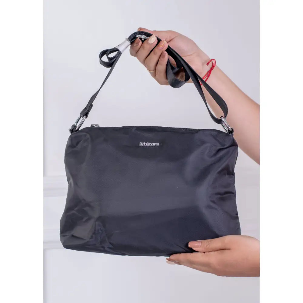Bolso Mediano Bitácora – Versatilidad urbana en cada movimiento | B2195 - Negro