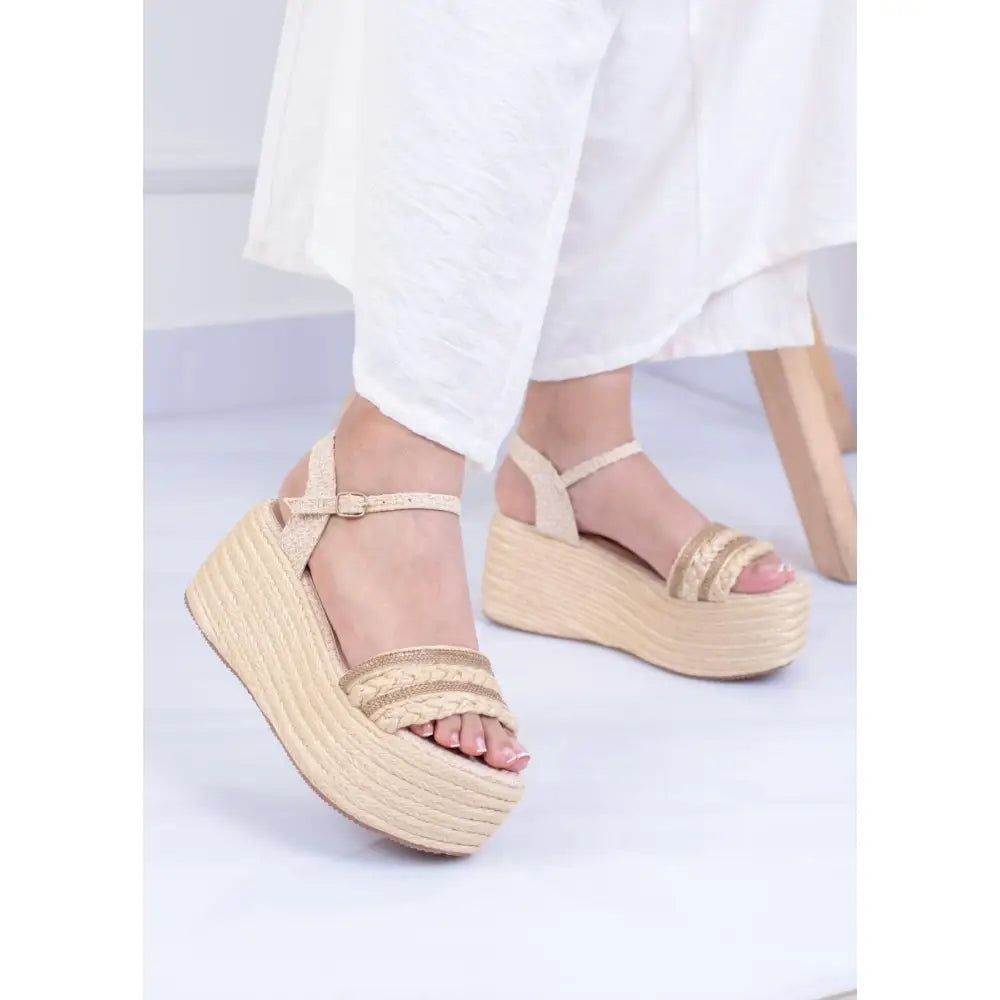 Plataforma Yute con Tiras Trenzadas Brillantes – Atemporales Elevadas y Cómodas TC519
