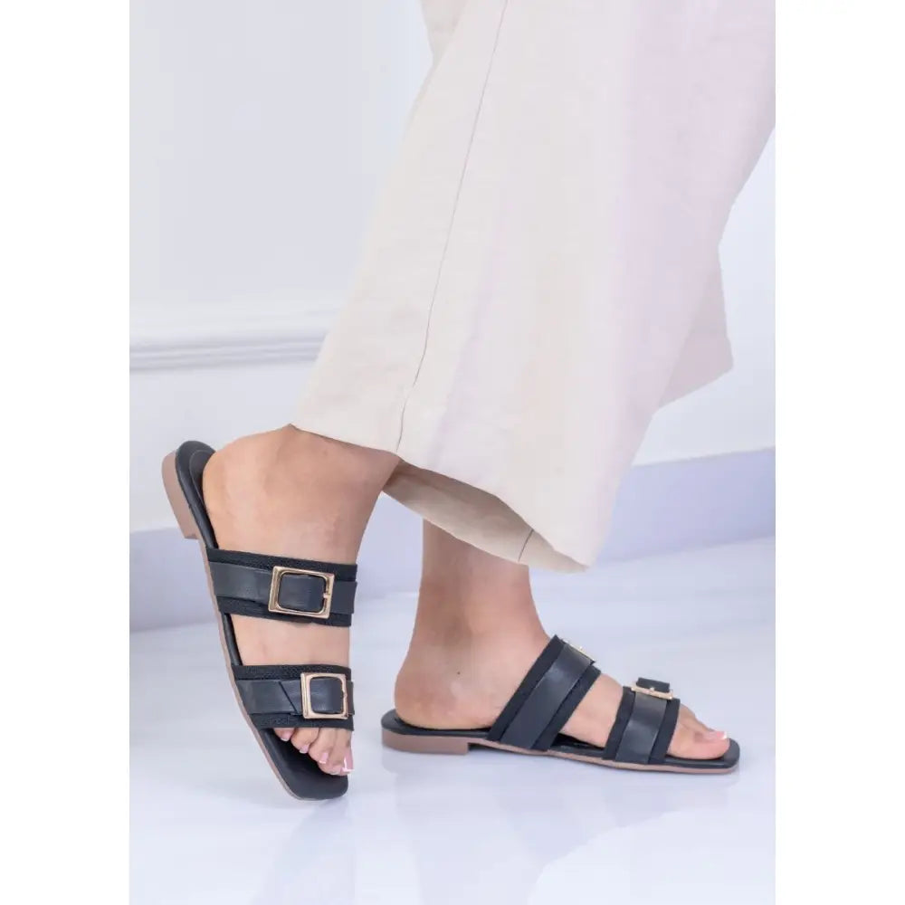 Sandalias negras de hebillas dobles, modelo Sandalia Plana con Hebillas BE3016