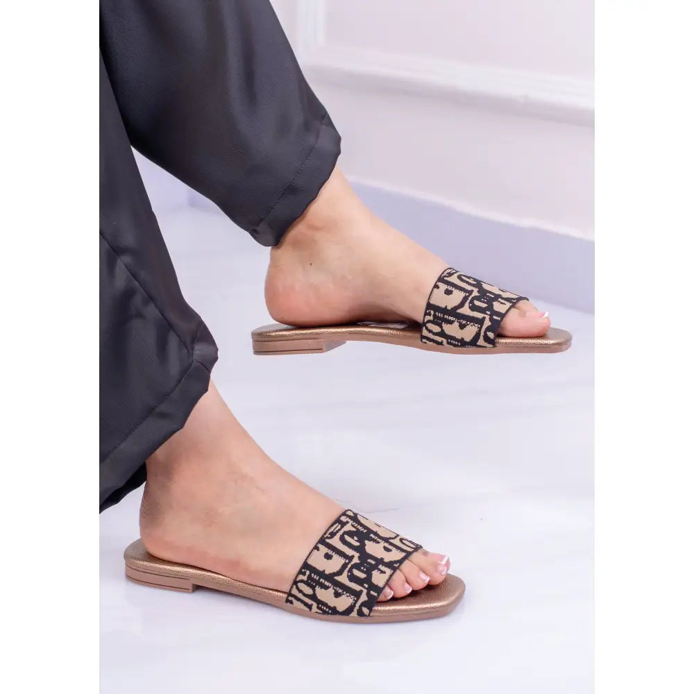 Sandalia plana estampado monograma | LP38