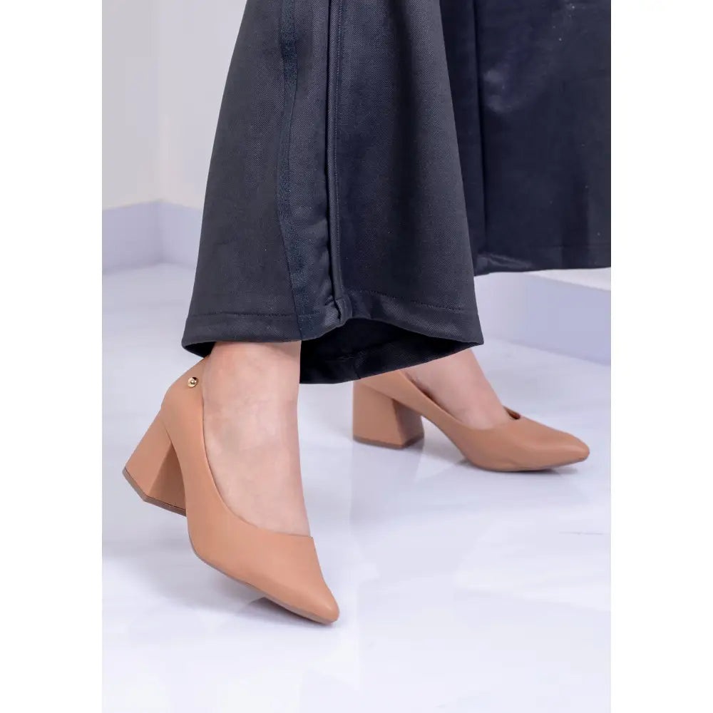 Tacón clásico de punta fina con tacón bloque | BY180 - Camel / 35 - Tacon