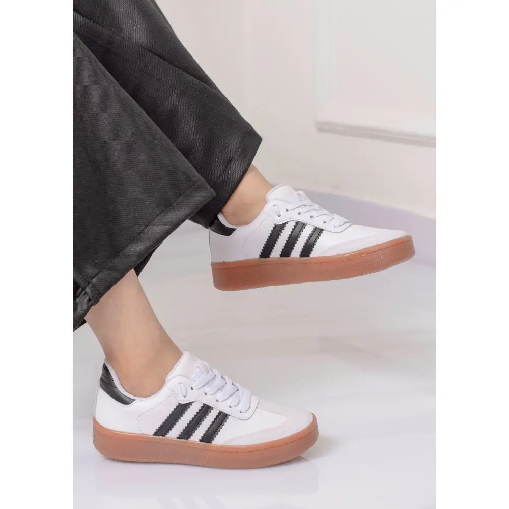 Tenis urbano tres lineas | GS097