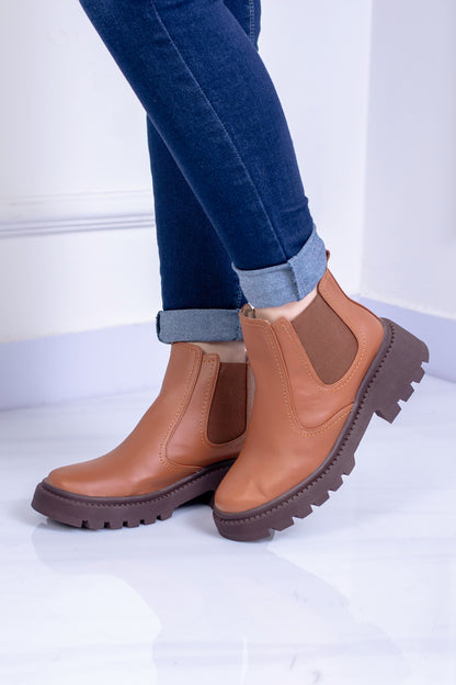 Botas rústicas Giselle con suela tipo chunky sin cordón | SM686