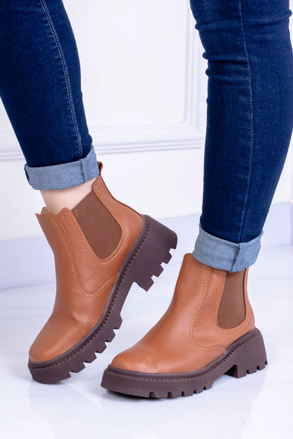 Botas rústicas Giselle con suela tipo chunky sin cordón | SM686