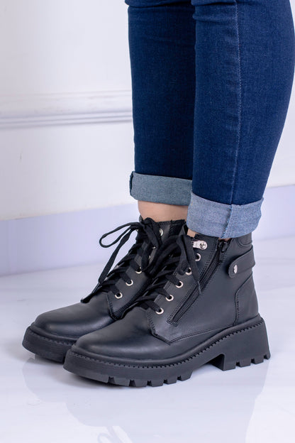 Botas rústicas Jisella con suela tipo chunky con cordón | SM693