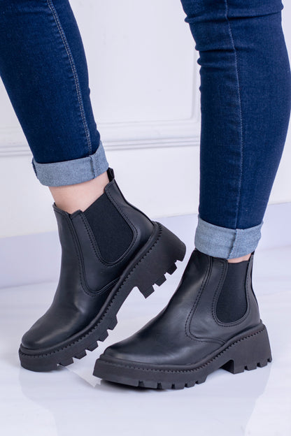 Botas rústicas Giselle con suela tipo chunky sin cordón | SM686