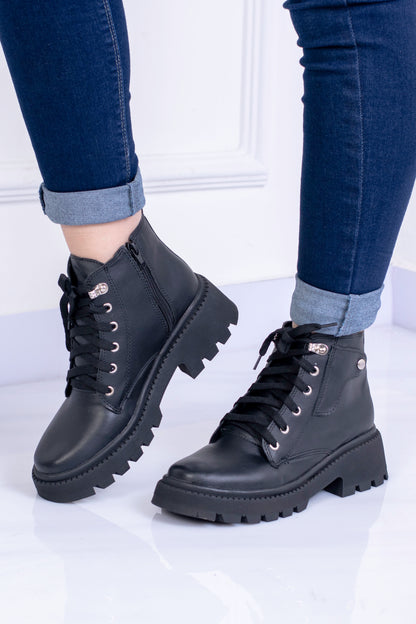 Botas clásicas Negra con  con cordón| SM859