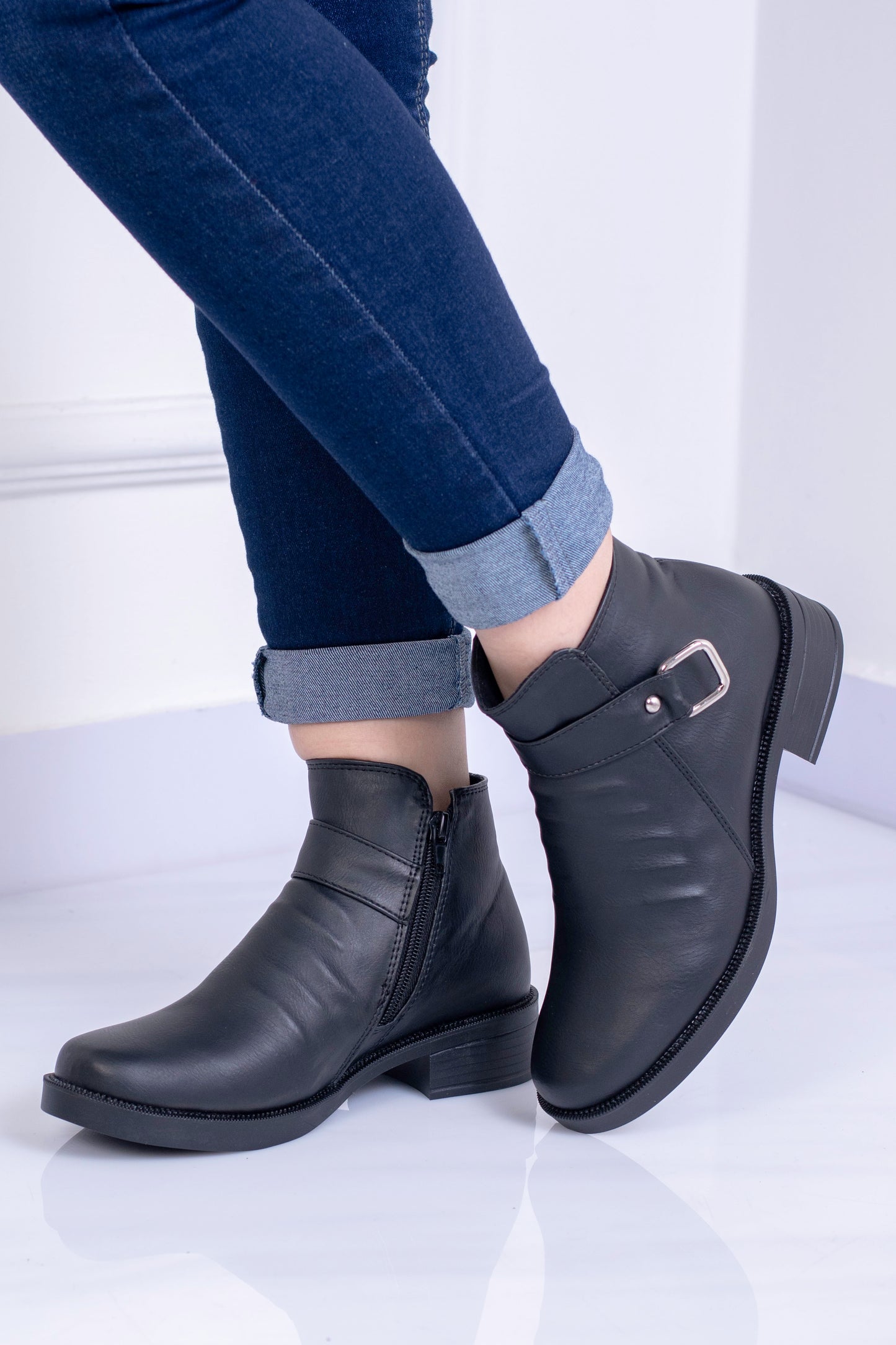 Botines clásicas hebilla Zully  con  con cierre | SM803