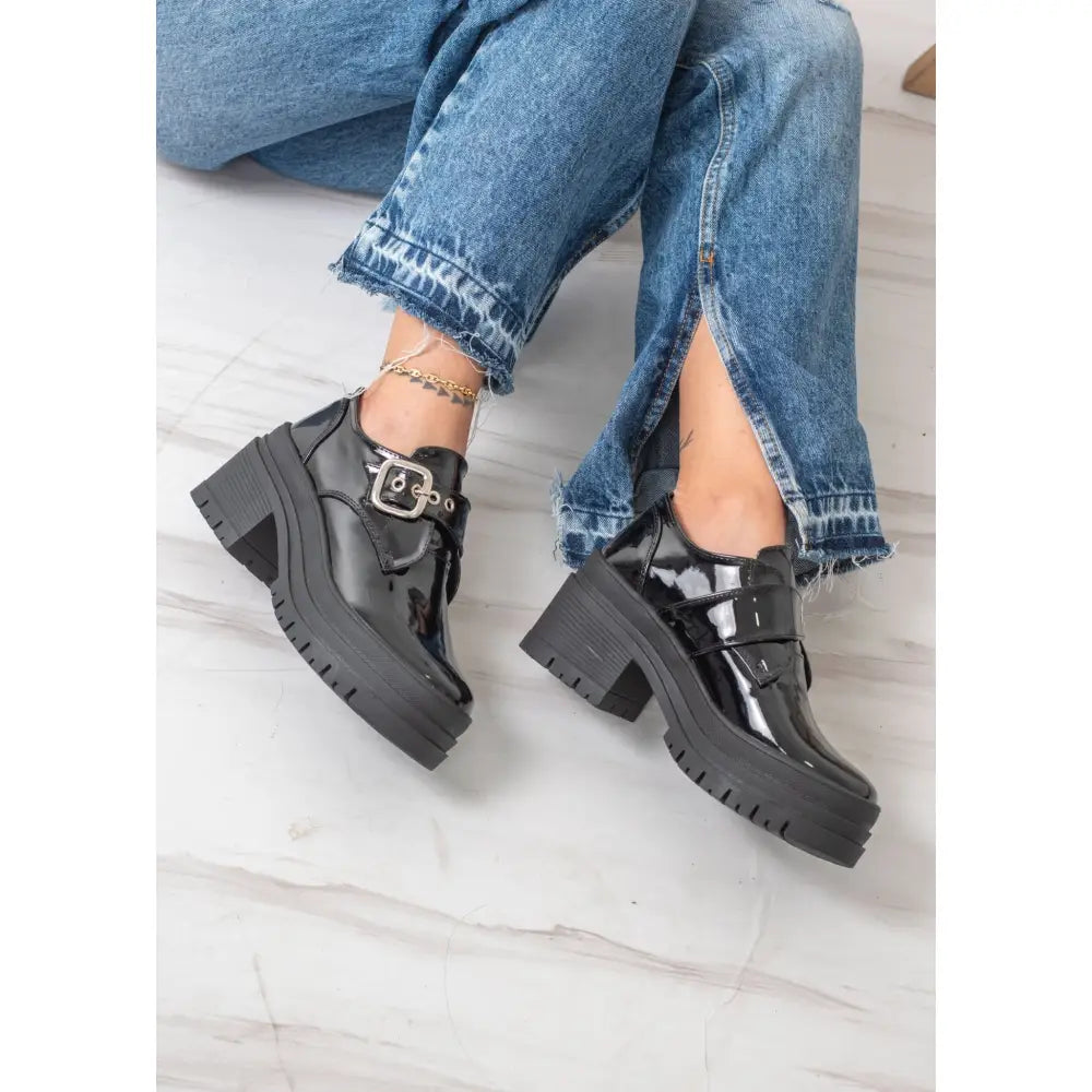 Zapatos de plataforma de charol negro Mocasin Mary Jane Chunky CG3097