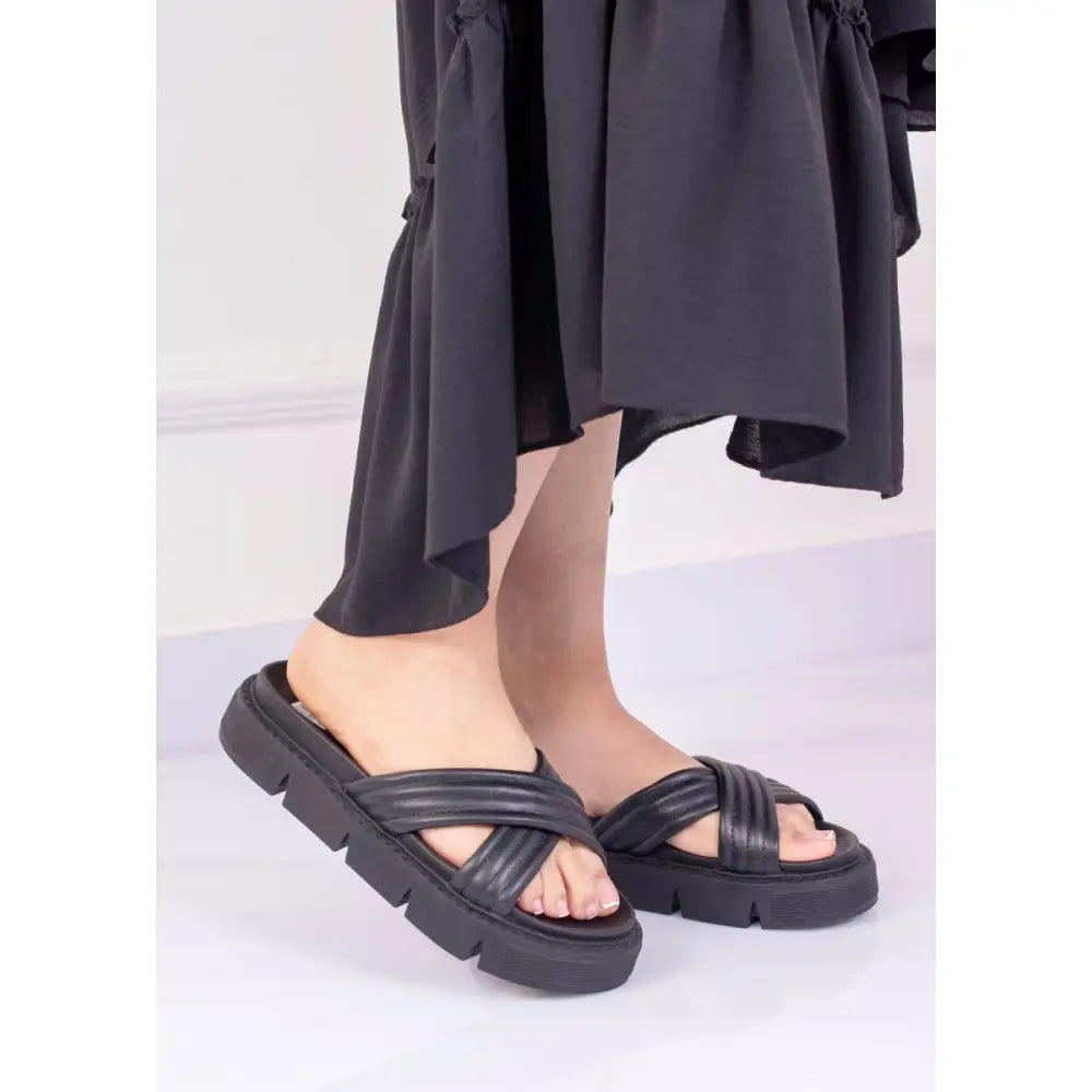 Sandalia Chunky con Tiras Cruzadas - Comodidad y Estilo CK7005 - Negro / 35 - Plataforma