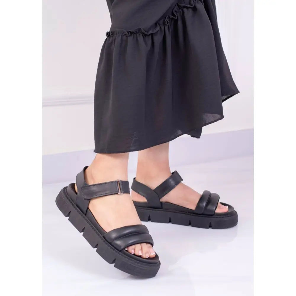 Sandalia de Plataforma con Tiras Cruzadas – Estilo y Comodidad CK7010 - Negro / 35