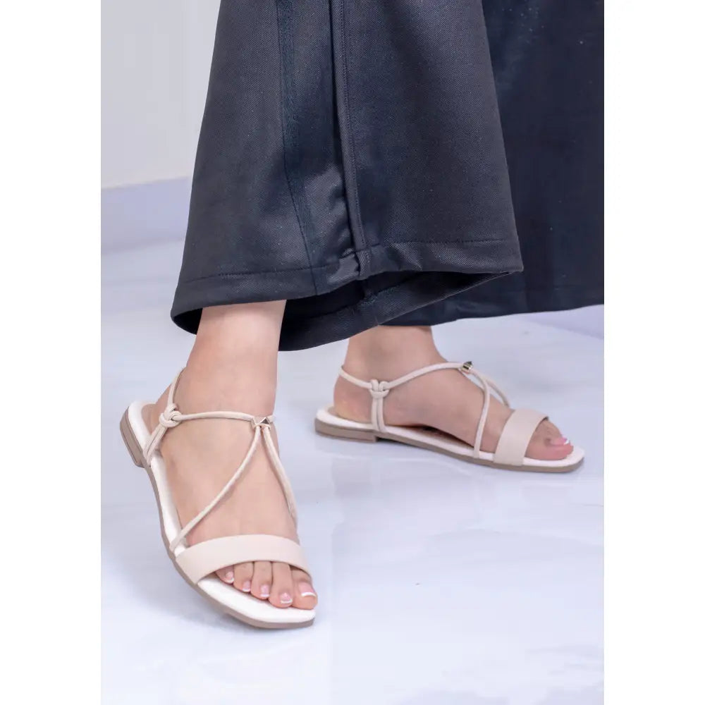 Sandalia plana con diseño cruzado minimalista | LP48 - Beige / 35