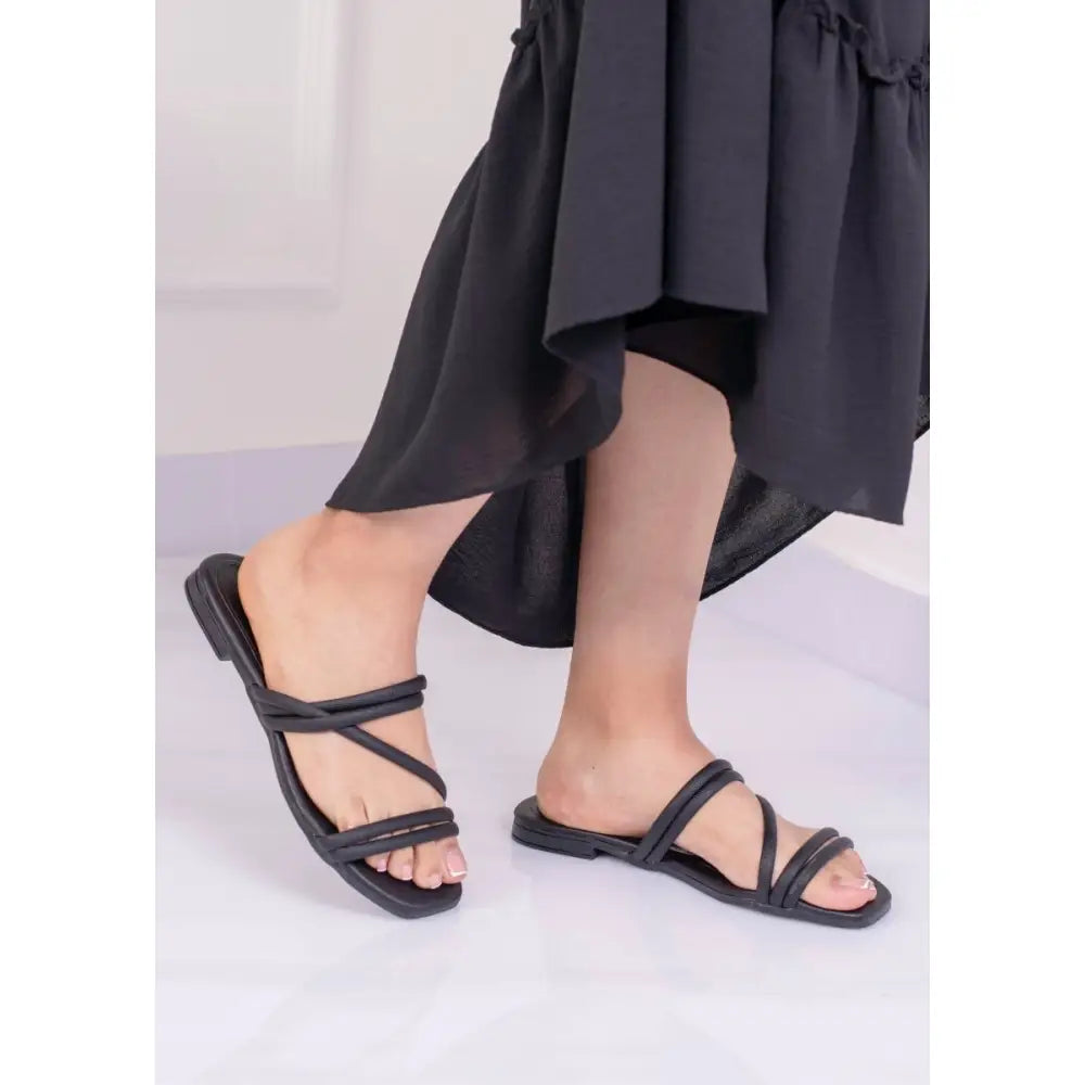 Sandalia Plana con Tiras Cruzadas Diseño Versátil y Ligero - LP39 - Negro / 35