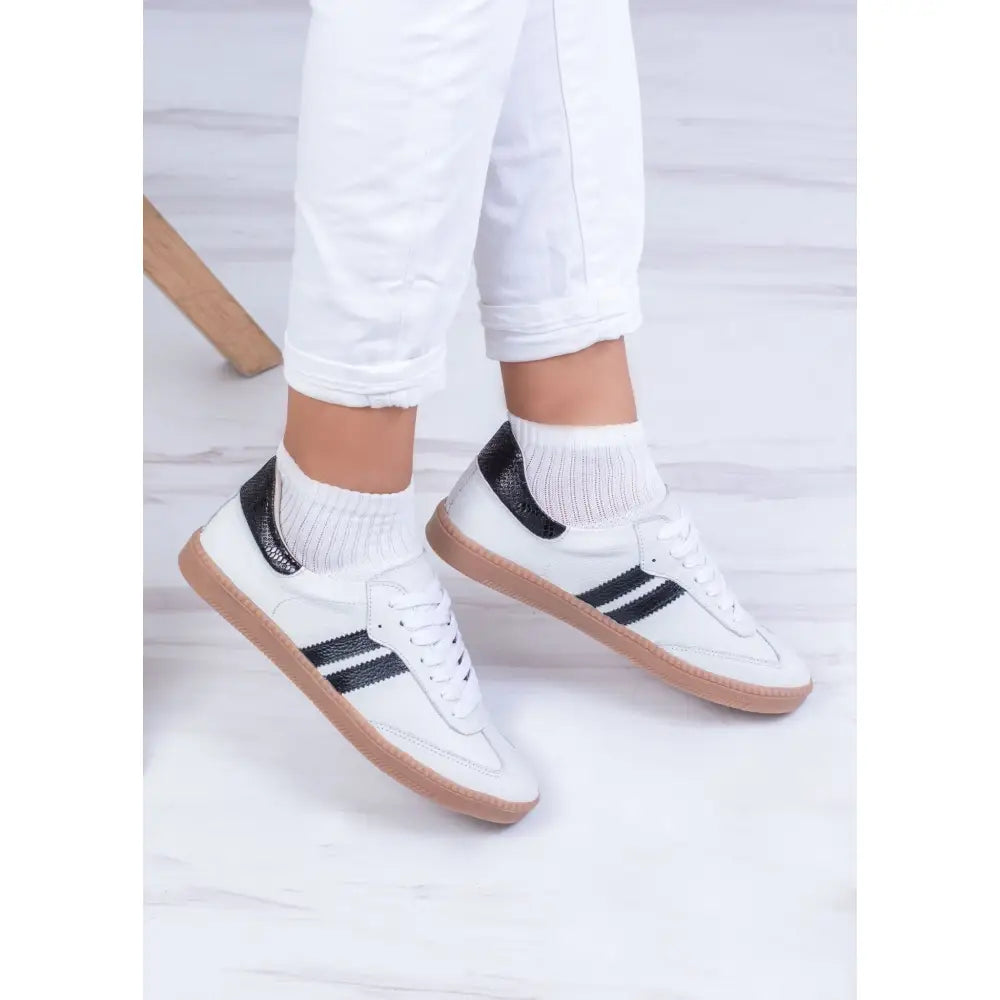 Tenis De Dama en Cuero Dos Lineas TE25, zapatillas blancas con rayas negras y suelas de goma
