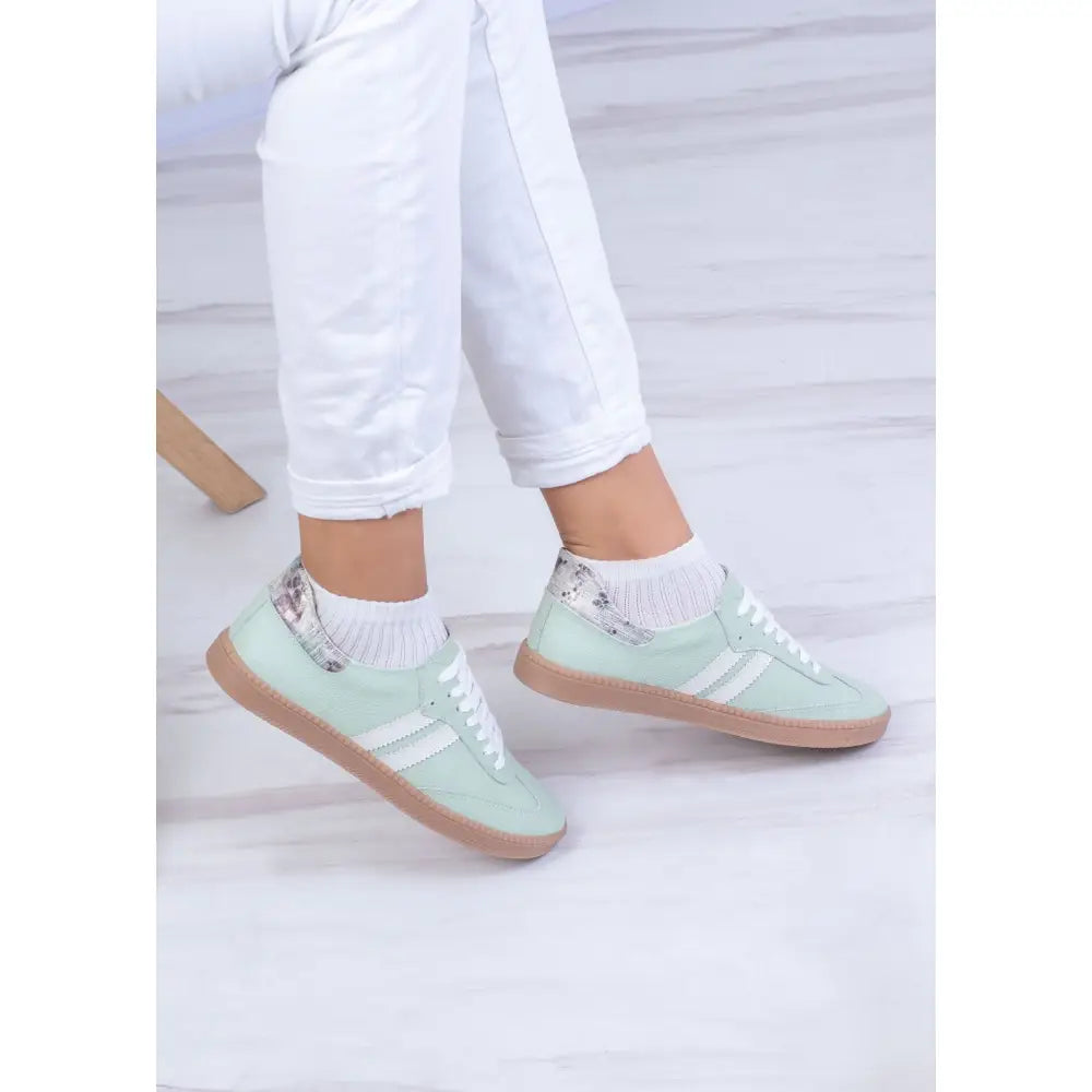 Zapatillas de mujer en cuero mint verde con líneas blancas - Tenis De Dama TE25