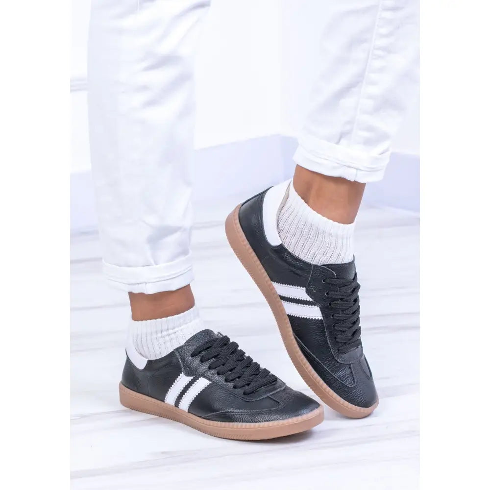 Tenis De Dama en Cuero Dos Lineas - TE25, sneakers de cuero negro con rayas blancas