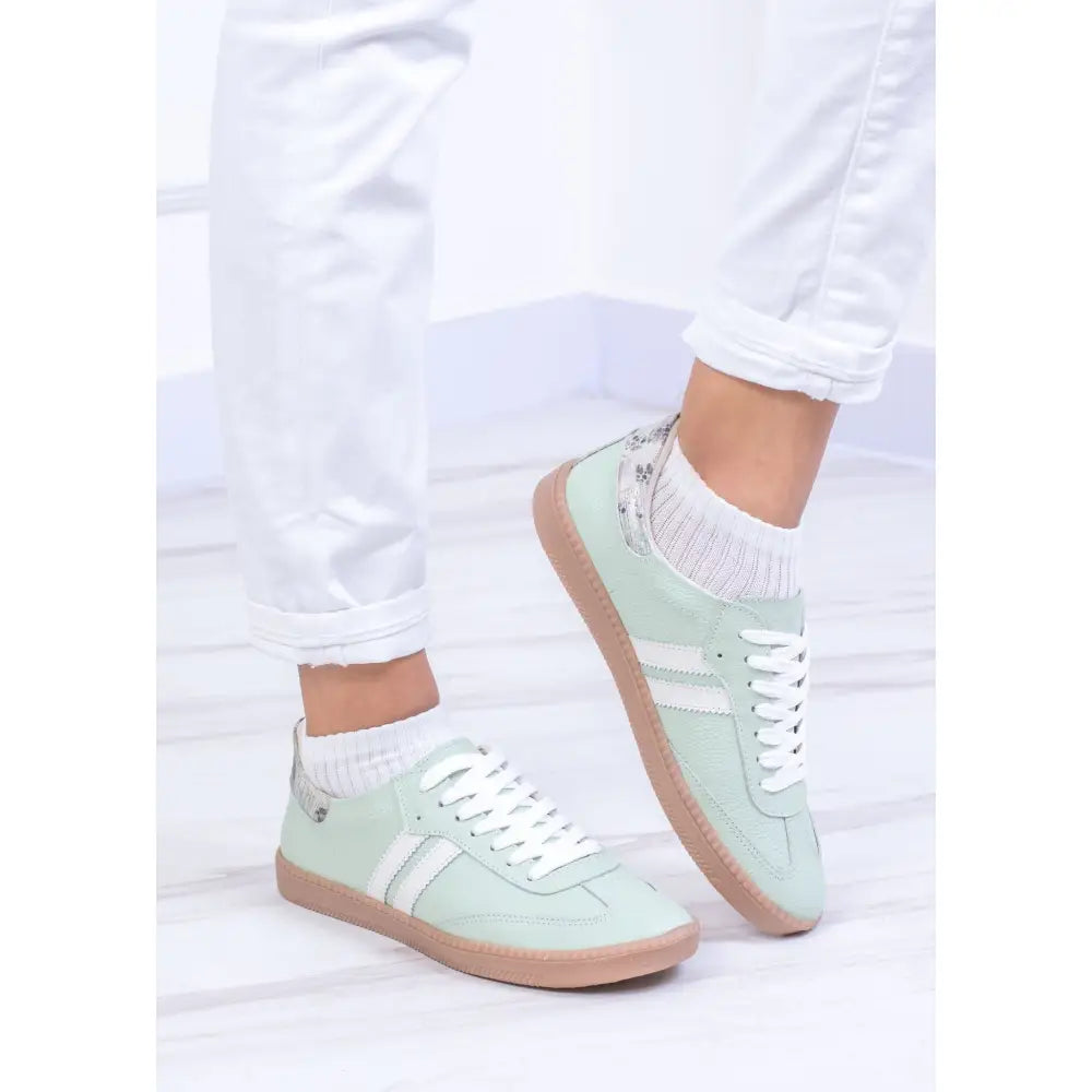 Tenis De Dama en Cuero Dos Lineas - TE25 en verde menta con rayas blancas