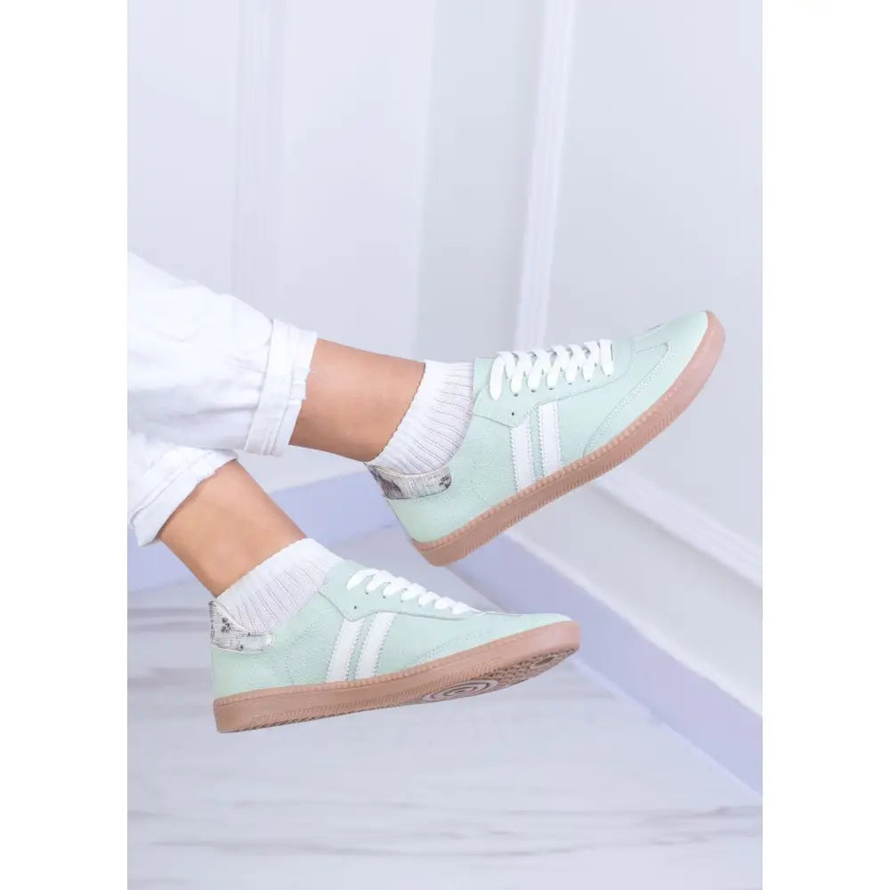Tenis De Dama en Cuero Dos Lineas - TE25 en verde menta con franjas blancas