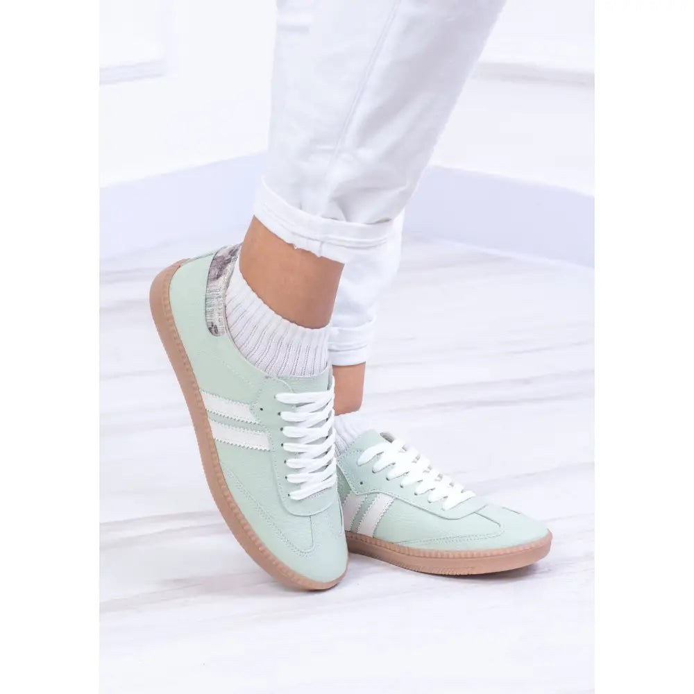 Tenis De Dama en Cuero Dos Lineas - TE25 en color verde menta