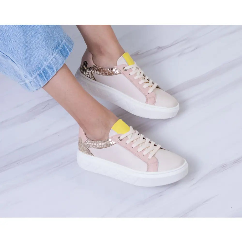 Tenis Deportivo en Cuero para Mujer TE612 con diseño en rosa y dorado