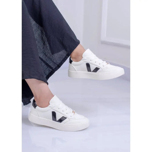 Tenis Urbanos Blanco con Detalles Negros – JF2324